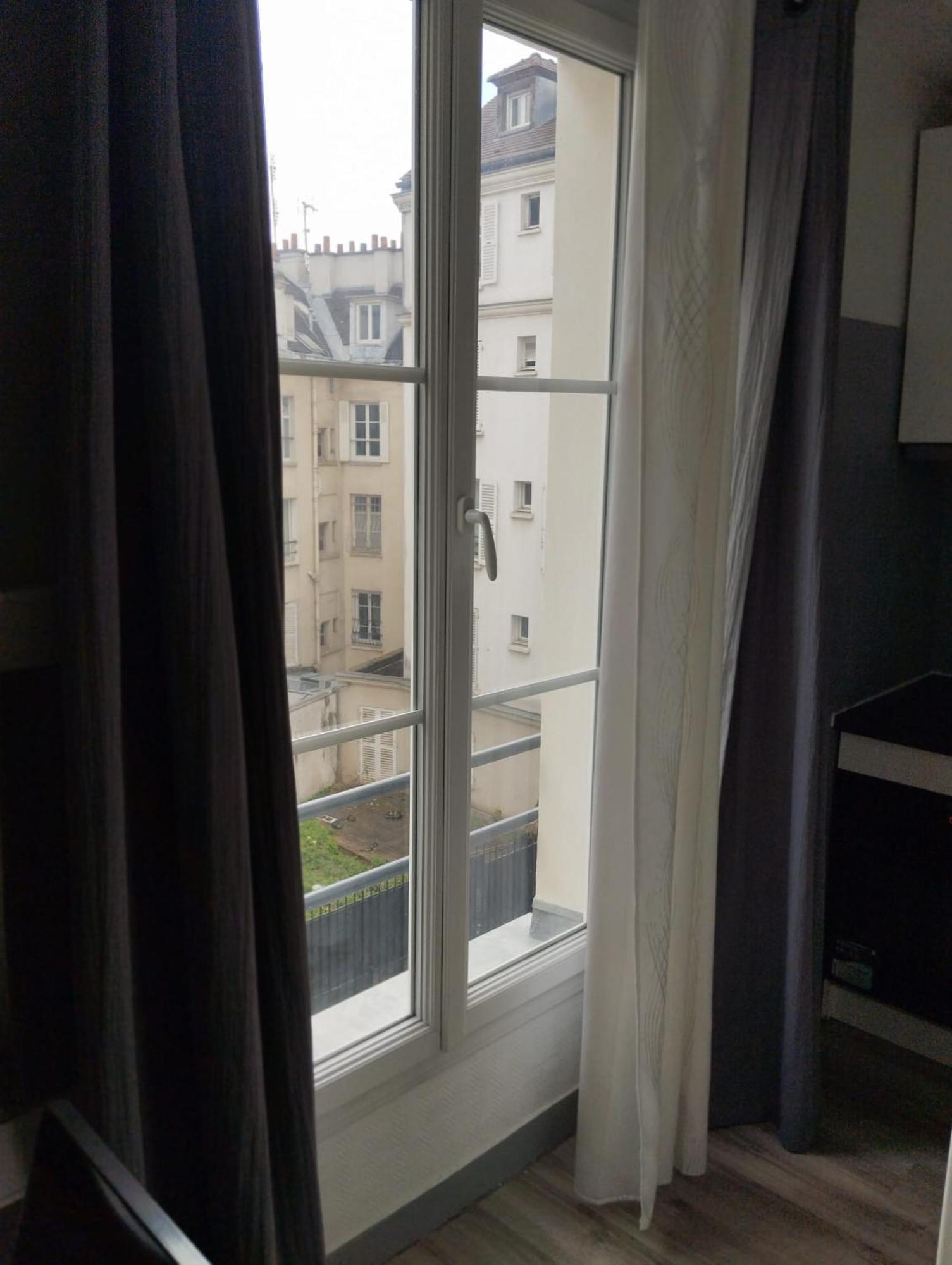 Studio Charmant A Place De Clichy Paris Extérieur photo